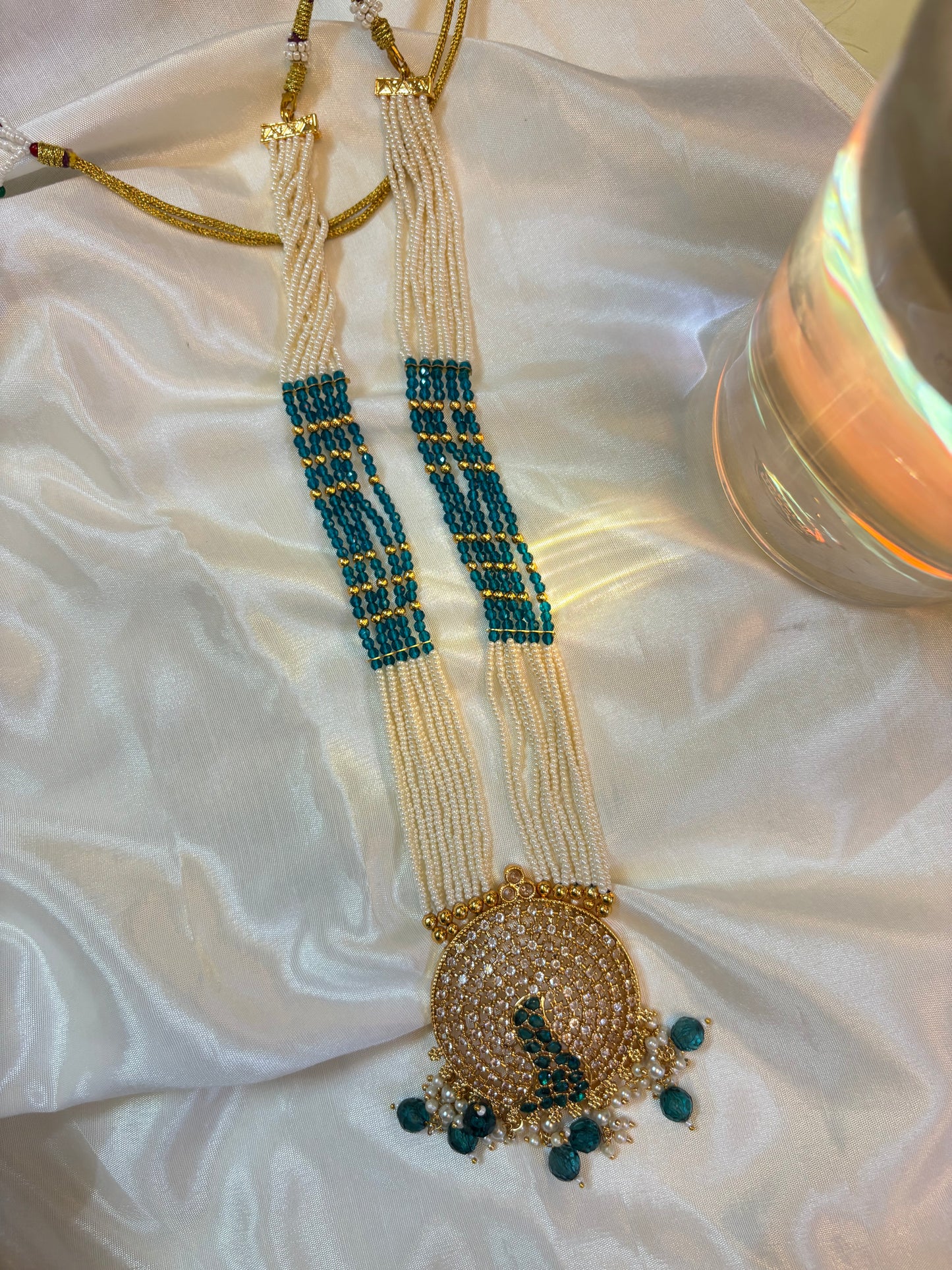 Peacock Elegance Pearl Set