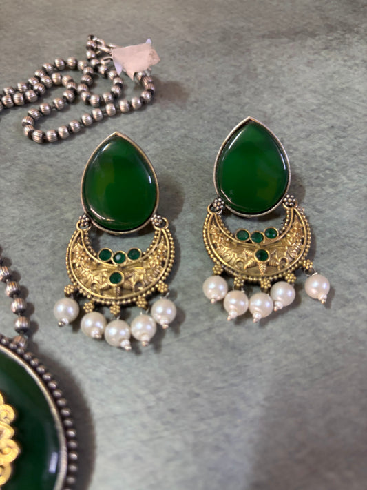 Regal Green Stone Silver Necklace Set with Earrings