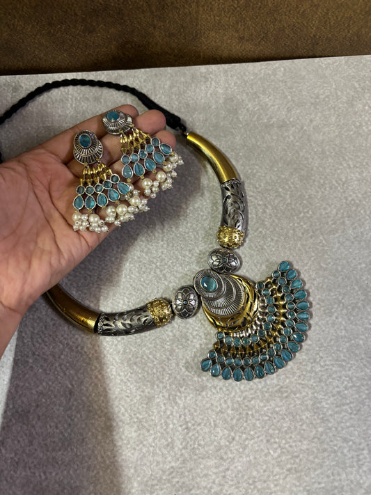 Dual-Tone Turquoise Drop Statement Choker with Matching Earrings & Pearl Detailing