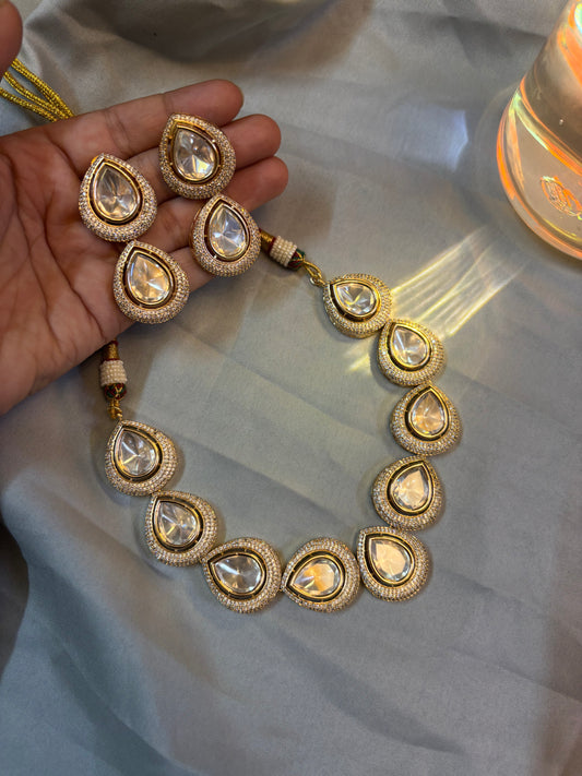 Royal Teardrop Kundan Set