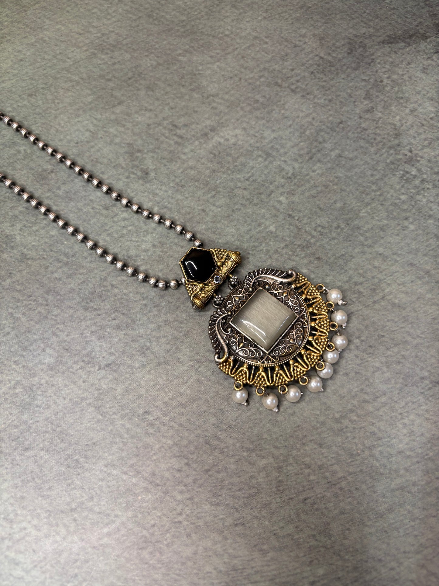 Silver Replica set with grey monalisa gemstone