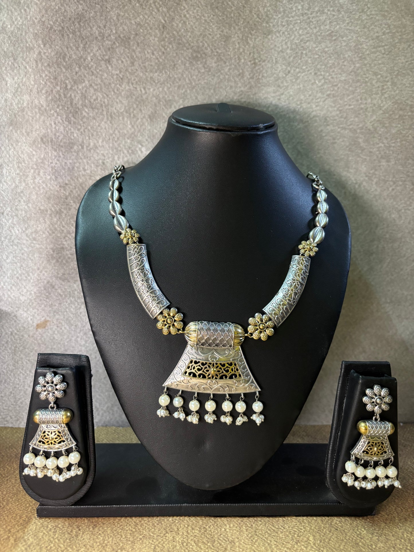 Royal Antique Silver-Gold Fusion Necklace with Pearl Drops
