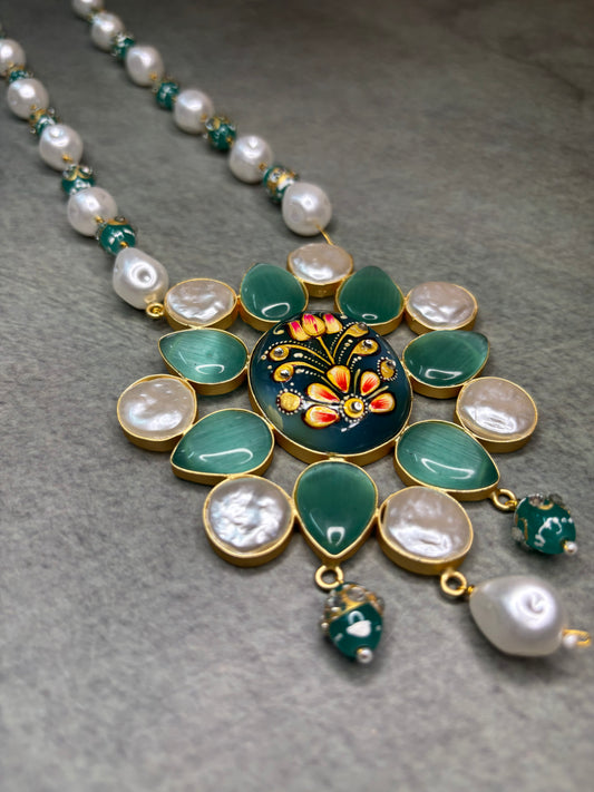 Mother of pearl green an white combination long necklace