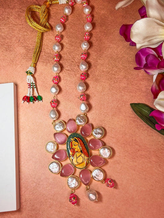 Mother of Pearls necklace set with Monalisa stones - Pink