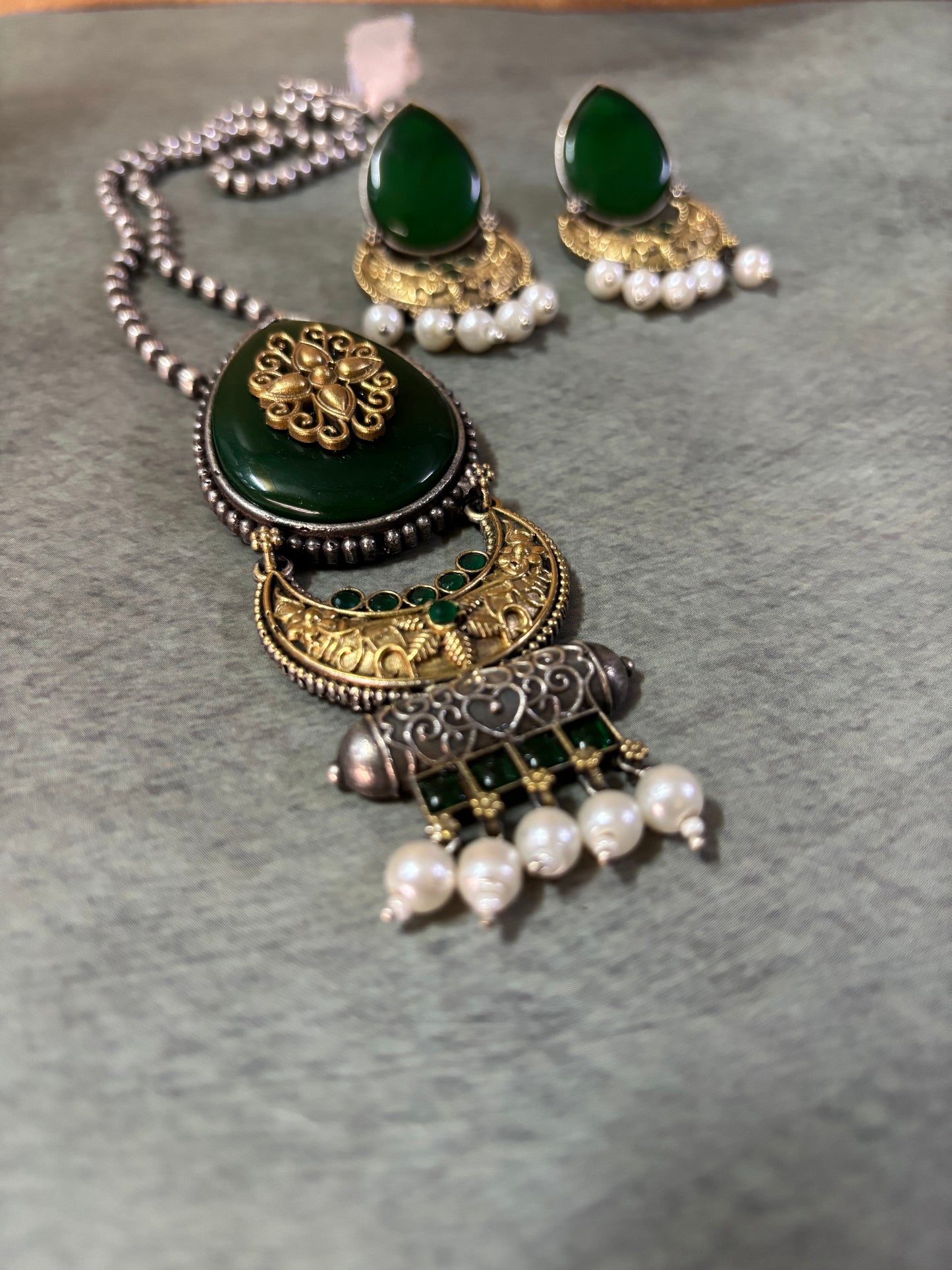 Regal Green Stone Silver Necklace Set with Earrings