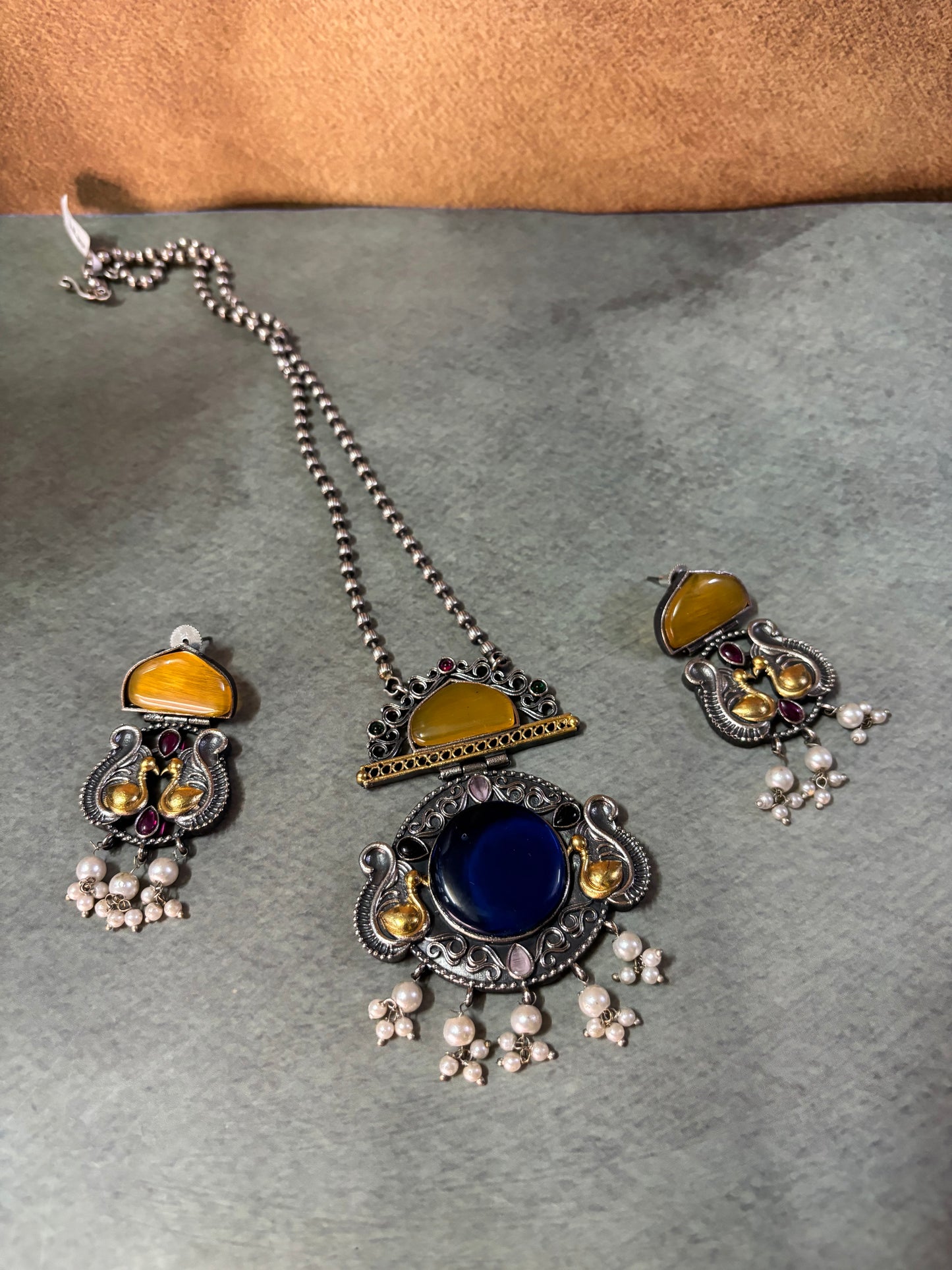 Silver Replica - Blue and Yellow contrast Necklace set